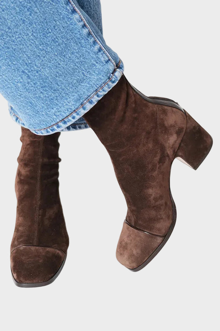 Alma – Wildleder Stiefeletten mit Absatz