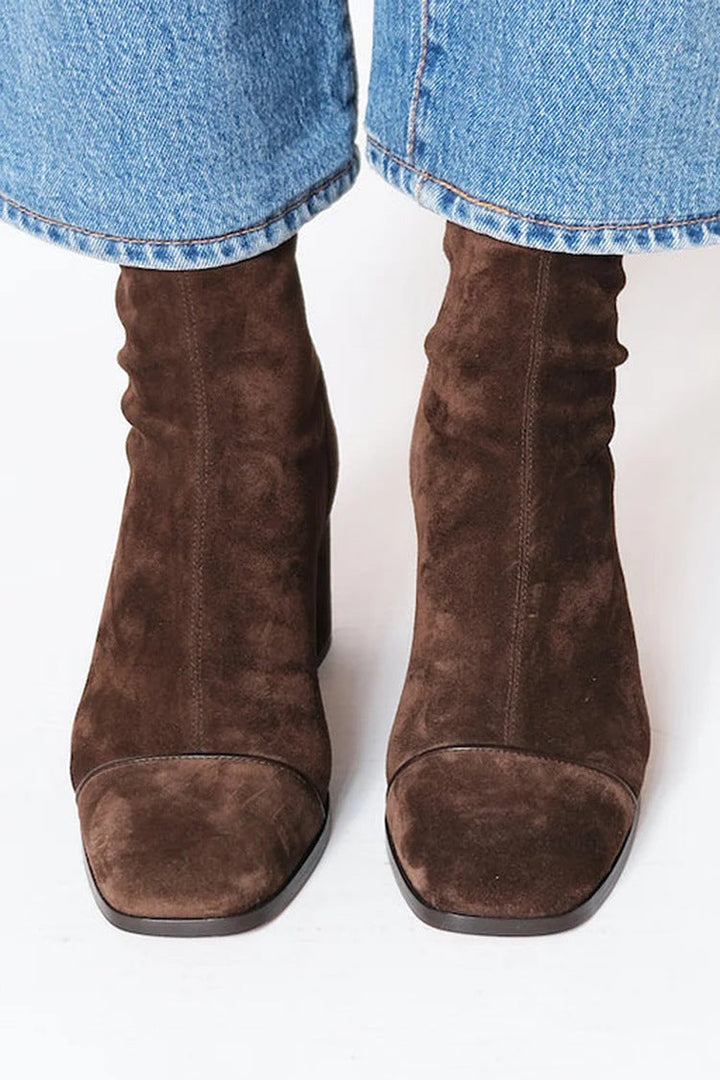 Alma – Wildleder Stiefeletten mit Absatz