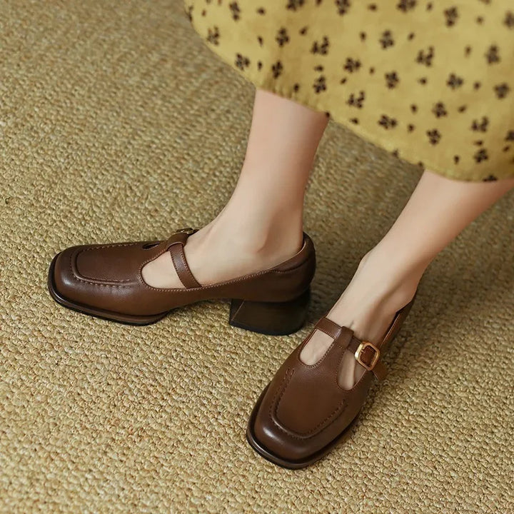 Ysolenne | T-Strap Sandalen