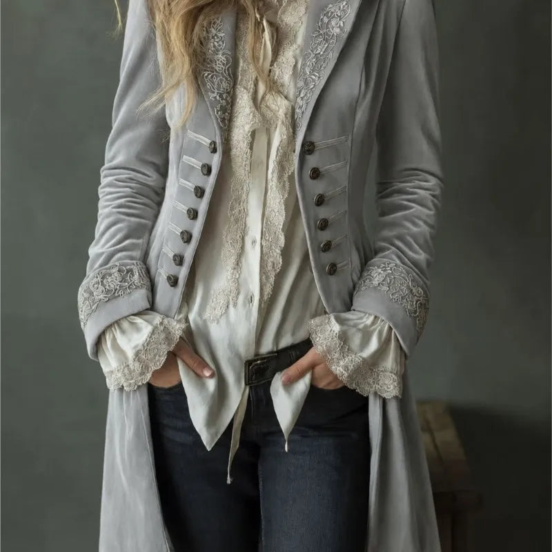 Philomena | Bestickte Samt-Langjacke