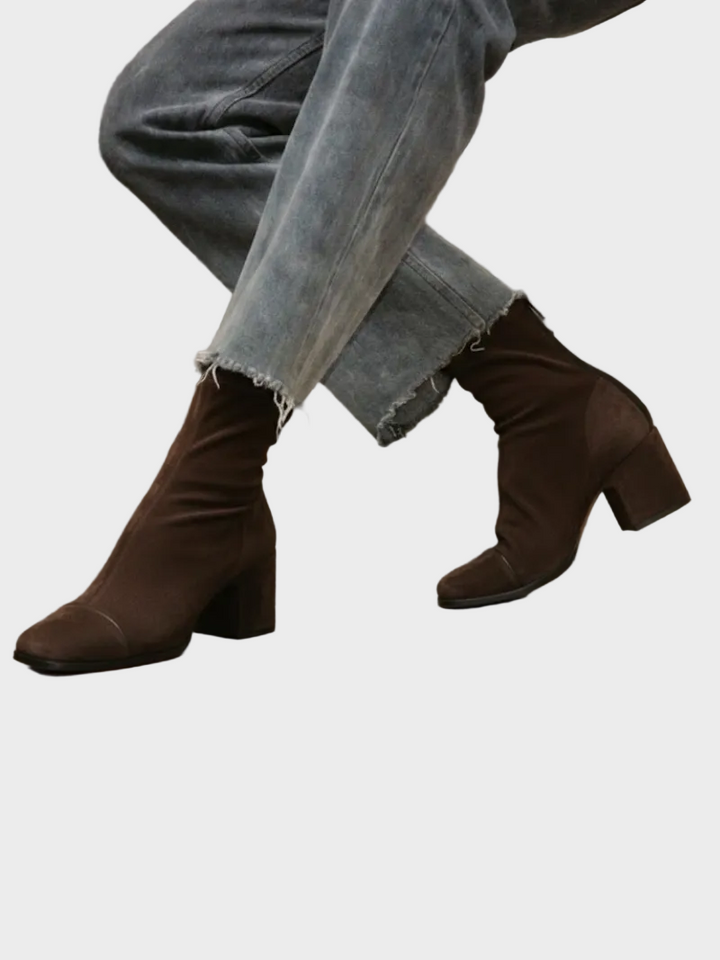 Alma – Wildleder Stiefeletten mit Absatz